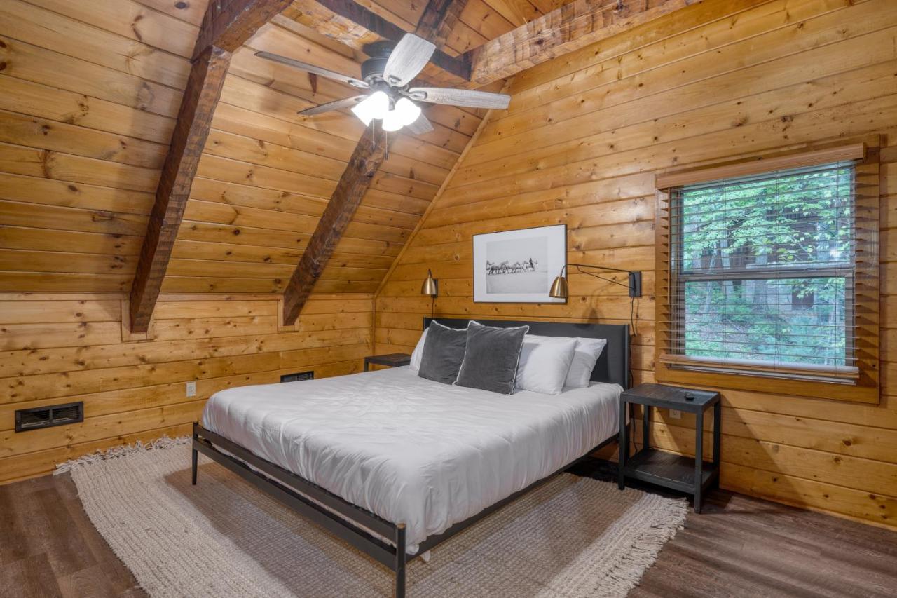 The Dudley Cabins By Avantstay Sevierville Exterior photo